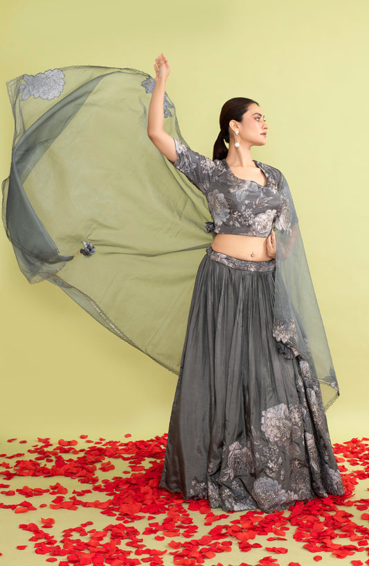 Elegant Grey Russian Silk Saree with Patchwork and Tikki-Katdana Highlights